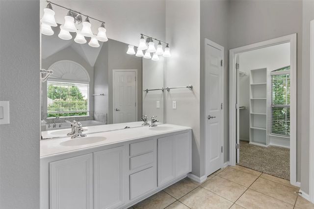 10513 Donnis Drive, Fort Worth, TX 76244