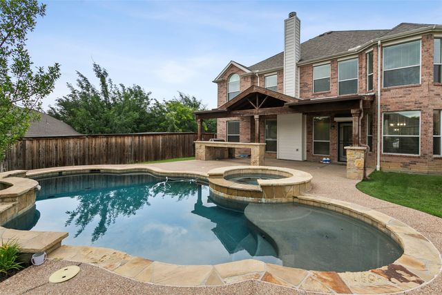 10513 Donnis Drive, Fort Worth, TX 76244