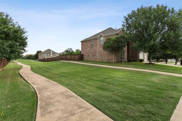 10513 Donnis Drive, Fort Worth, TX 76244