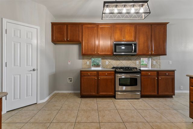 10513 Donnis Drive, Fort Worth, TX 76244