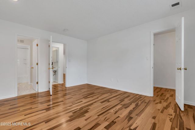 32 Frontier Way, Tinton Falls, NJ 07753