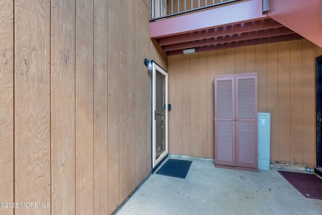 32 Frontier Way, Tinton Falls, NJ 07753