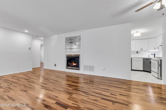 32 Frontier Way, Tinton Falls, NJ 07753