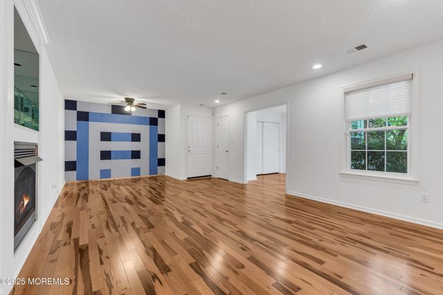 32 Frontier Way, Tinton Falls, NJ 07753