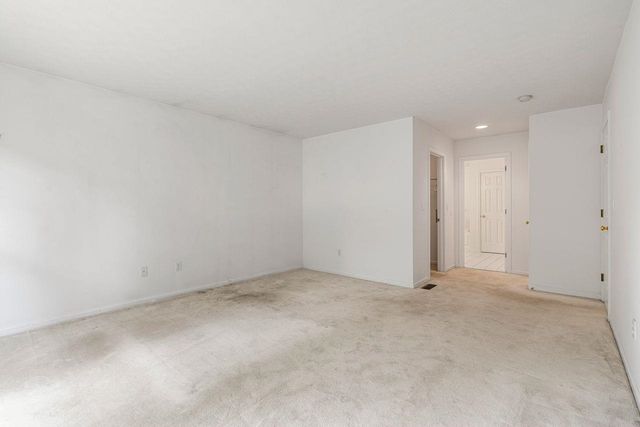 7 St Andrews Drive, Bedford, NH 03110