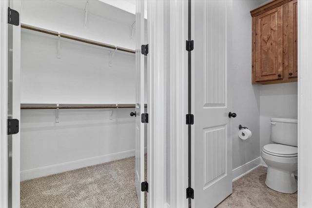 402 N Parkway Drive, Alvarado, TX 76009