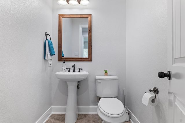 402 N Parkway Drive, Alvarado, TX 76009