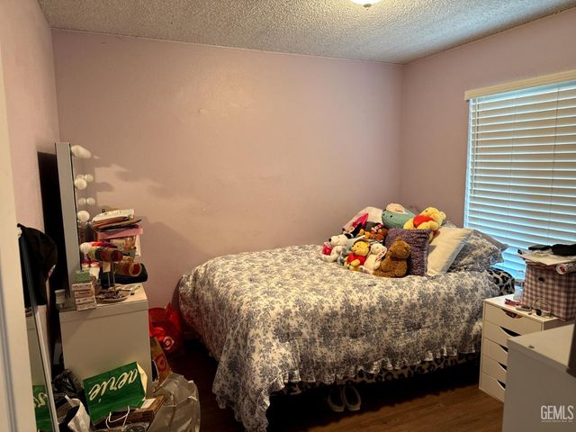 4400 Country Wood Lane, Bakersfield, CA 93313