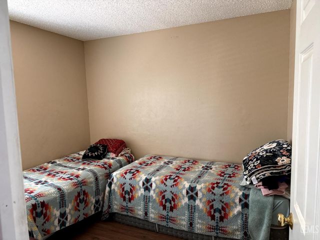 4400 Country Wood Lane, Bakersfield, CA 93313