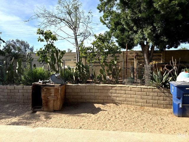 4400 Country Wood Lane, Bakersfield, CA 93313