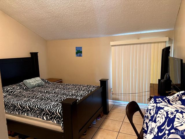4400 Country Wood Lane, Bakersfield, CA 93313