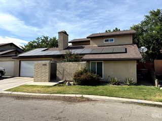 4400 Country Wood Lane, Bakersfield, CA 93313