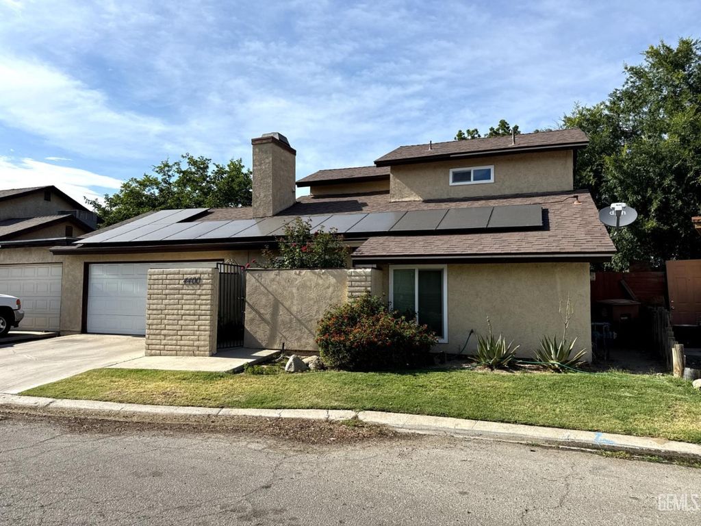 4400 Country Wood Lane, Bakersfield, CA 93313
