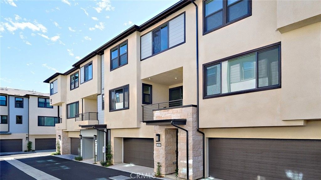 107 S Laxore Street 404, Anaheim, CA 92804 — photo 2