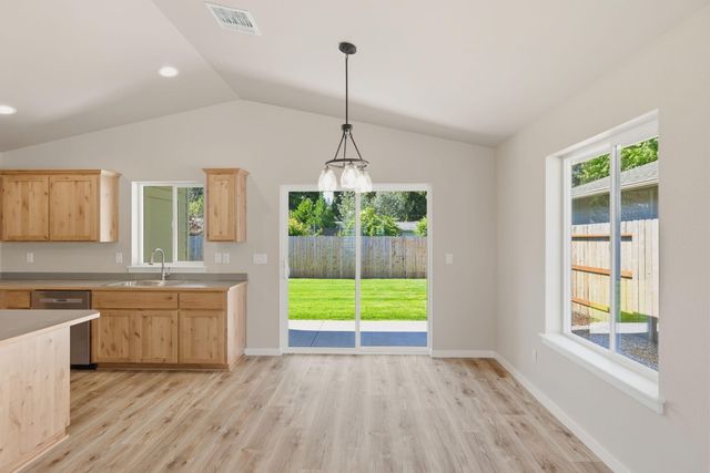 1037 SE Briannas Way, Grants Pass, OR 97527