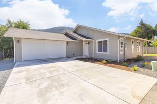 1037 SE Briannas Way, Grants Pass, OR 97527