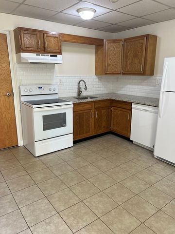 131 Essex Street 24, Salem, MA 01970