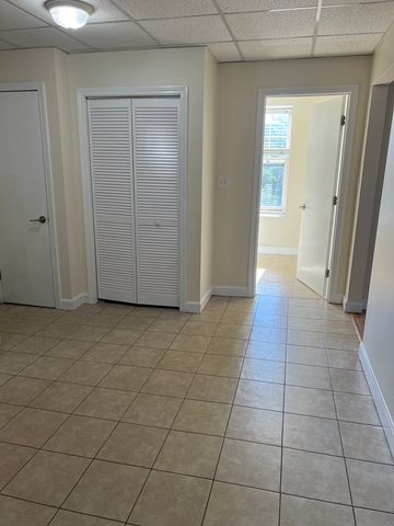 131 Essex Street 24, Salem, MA 01970