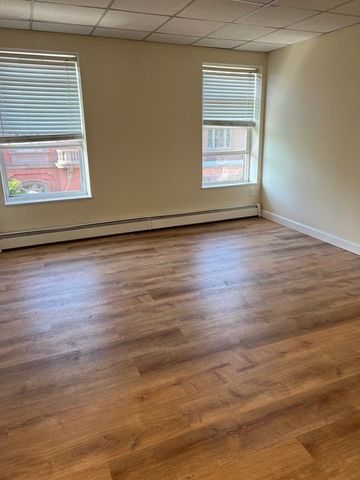 131 Essex Street 24, Salem, MA 01970