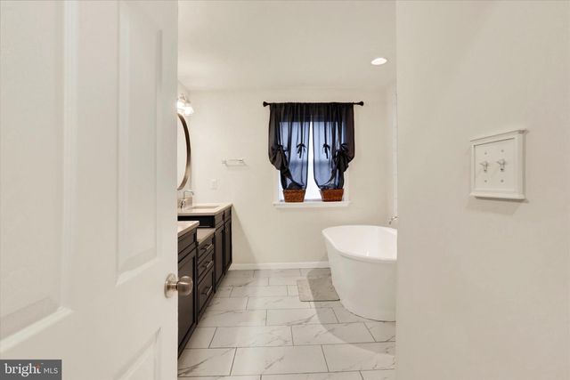 58 SILVER CIRCLE, Mechanicsburg, PA 17050