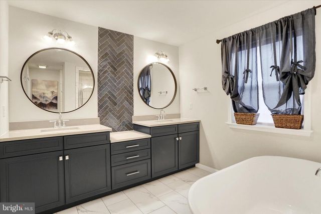 58 SILVER CIRCLE, Mechanicsburg, PA 17050
