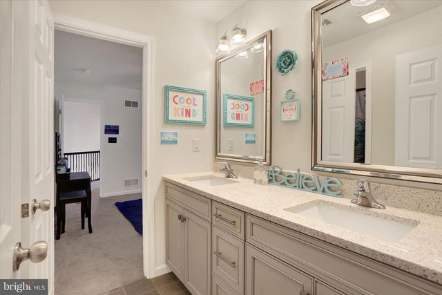 58 SILVER CIRCLE, Mechanicsburg, PA 17050