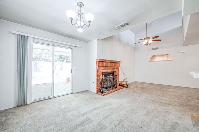 1276 E Bedford Avenue, Fresno, CA 93720