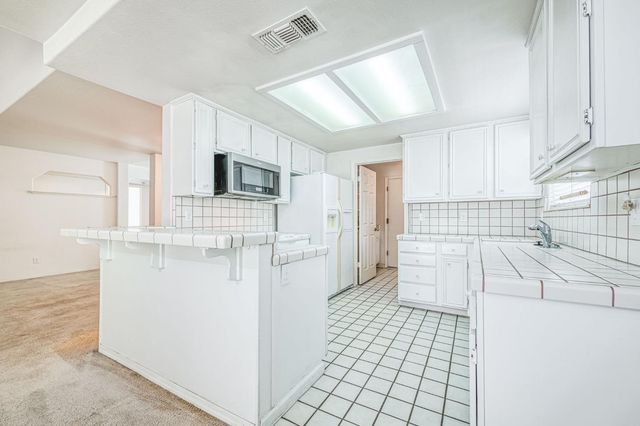 1276 E Bedford Avenue, Fresno, CA 93720