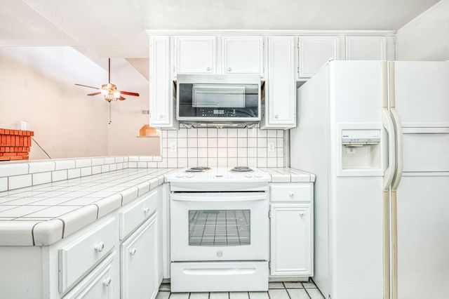 1276 E Bedford Avenue, Fresno, CA 93720