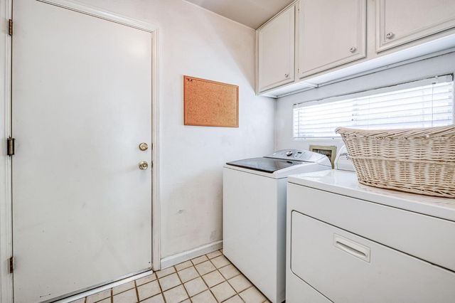 1276 E Bedford Avenue, Fresno, CA 93720