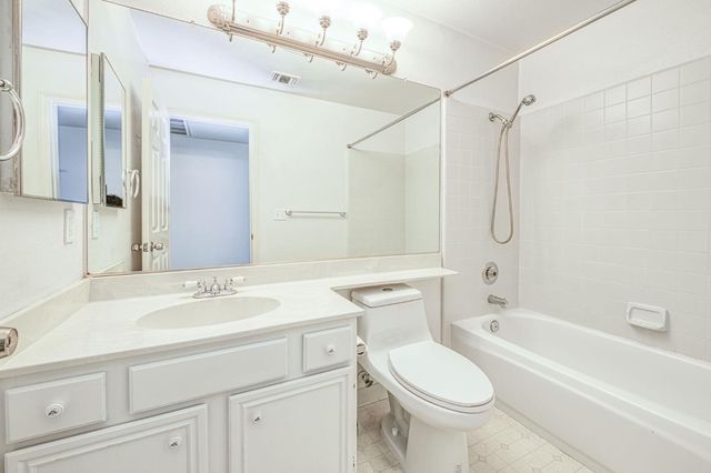 1276 E Bedford Avenue, Fresno, CA 93720