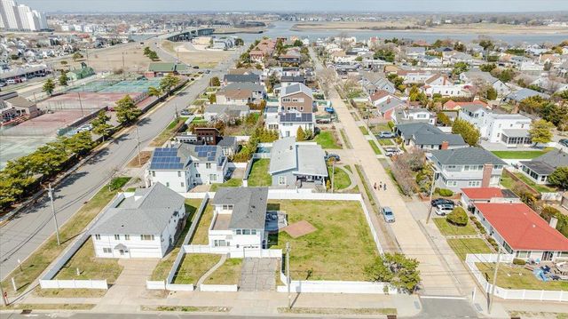 2000 Ocean Boulevard, Atlantic Beach, NY 11509