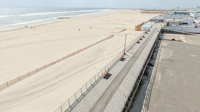 2000 Ocean Boulevard, Atlantic Beach, NY 11509