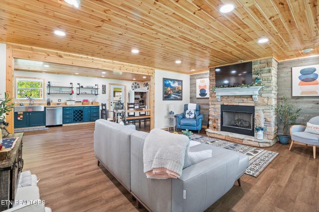 3135 Laurelwood Lane, Sevierville, TN 37862