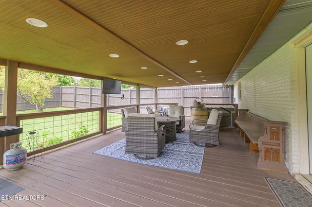 3135 Laurelwood Lane, Sevierville, TN 37862