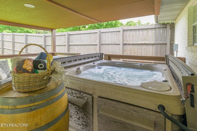 3135 Laurelwood Lane, Sevierville, TN 37862