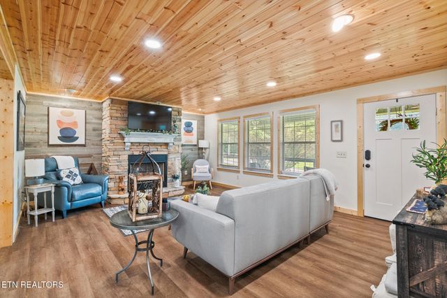 3135 Laurelwood Lane, Sevierville, TN 37862