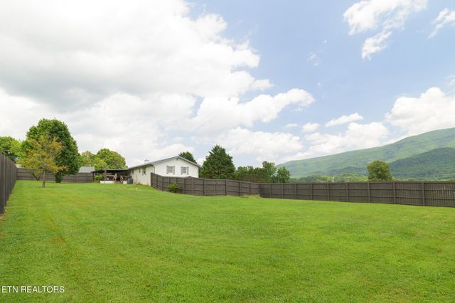 3135 Laurelwood Lane, Sevierville, TN 37862