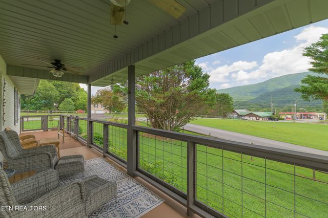 3135 Laurelwood Lane, Sevierville, TN 37862