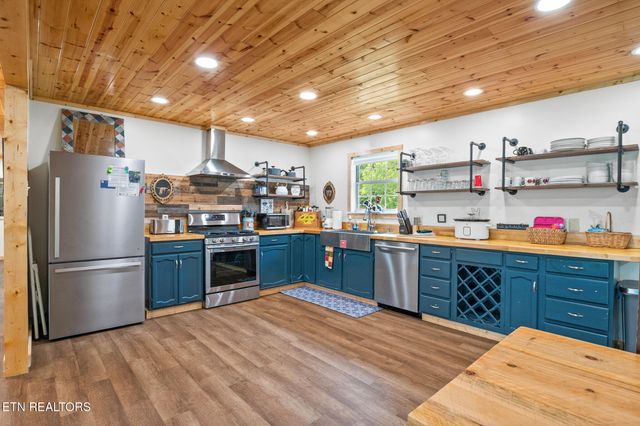 3135 Laurelwood Lane, Sevierville, TN 37862