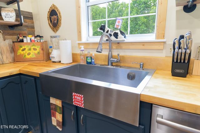 3135 Laurelwood Lane, Sevierville, TN 37862