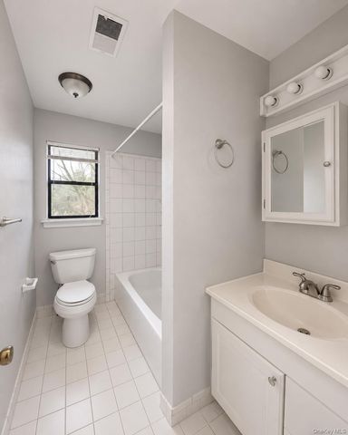 24 Milford Lane, Suffern, NY 10901