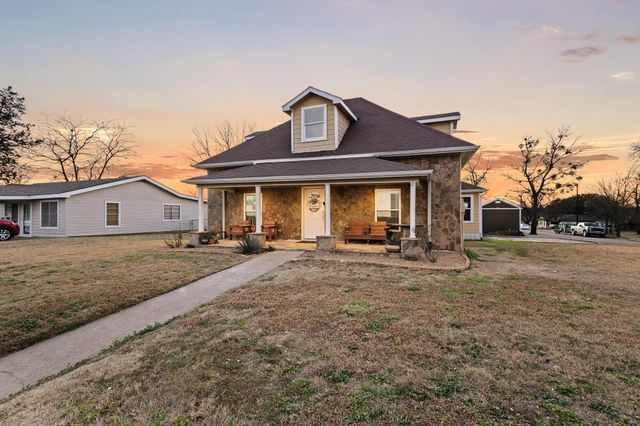 115 D Street, Whitesboro, TX 76273