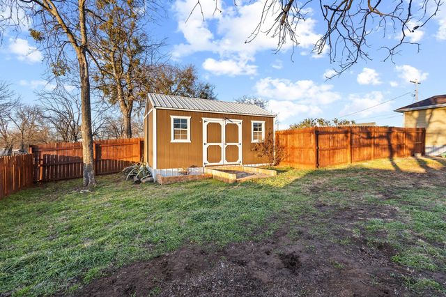 115 D Street, Whitesboro, TX 76273