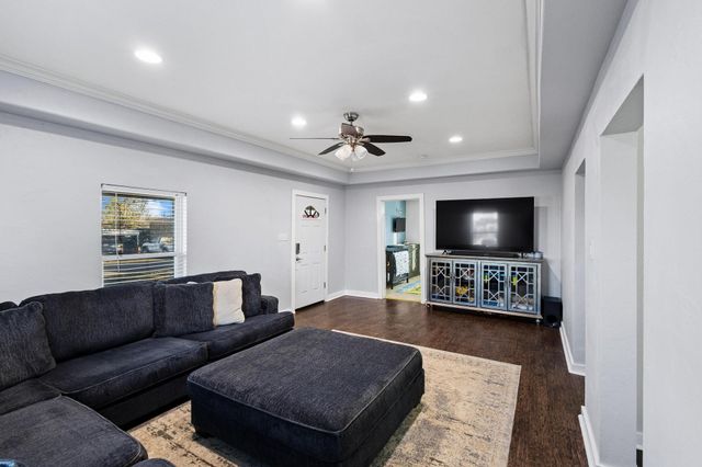 115 D Street, Whitesboro, TX 76273