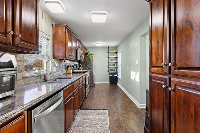 115 D Street, Whitesboro, TX 76273