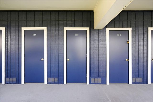 18511 Egret Bay Boulevard 609, Webster, TX 77058