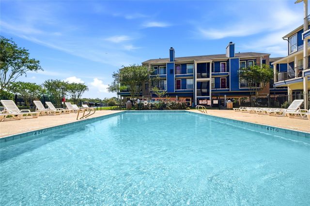 18511 Egret Bay Boulevard 609, Webster, TX 77058