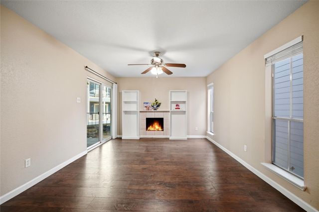 18511 Egret Bay Boulevard 609, Webster, TX 77058