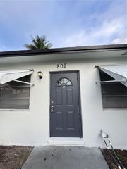 802 S L St A, Lake Worth Beach, FL 33460